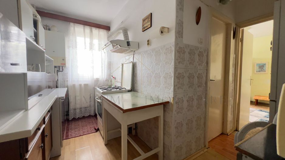 Apartament decomandat cu 2 camere zona centrala - Poză 3