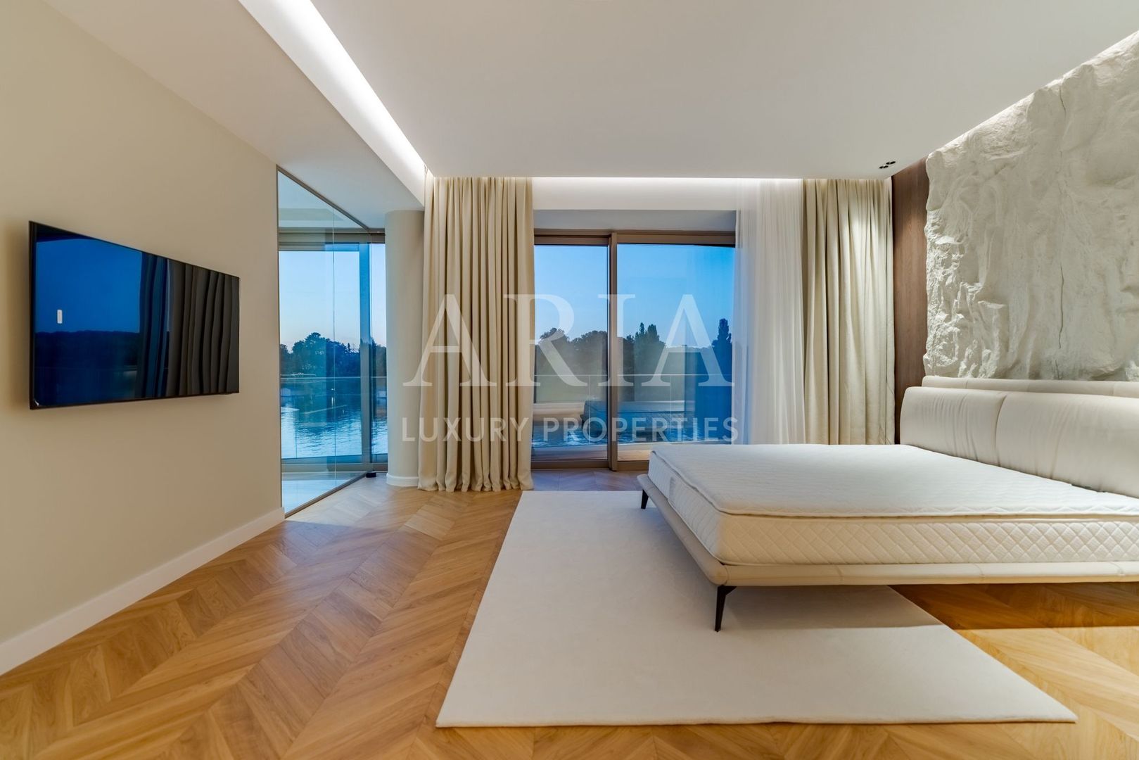 VILA FRONTLAKE SNAGOV – acolo unde arhitectura întâlnește libertatea - Poză 9