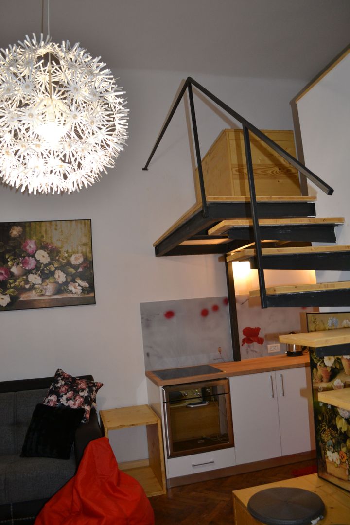 Studiou langa medicina cu scara interioara - Poză 18