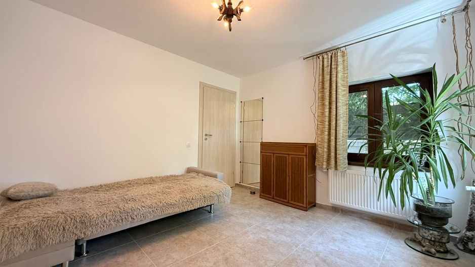 Casa renovata integral | acces auto in curte | Centrala proprie - Poză 15