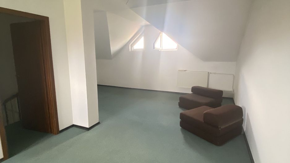 Casa de vânzare/închiriere zona Lunei - Poză 28