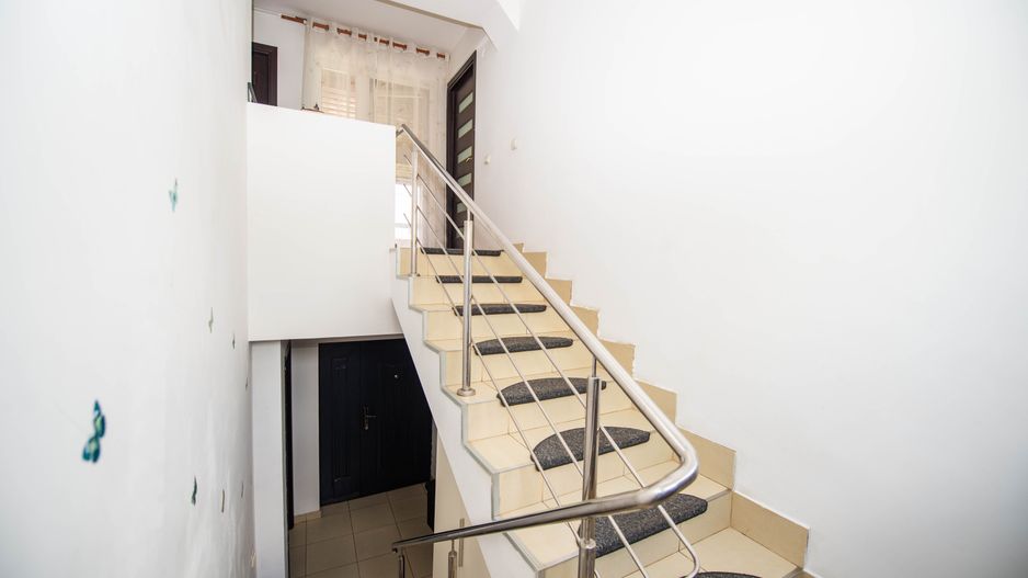Casa Vila individuala spatioasa cu gradina de vanzare comuna Berceni - Poză 14