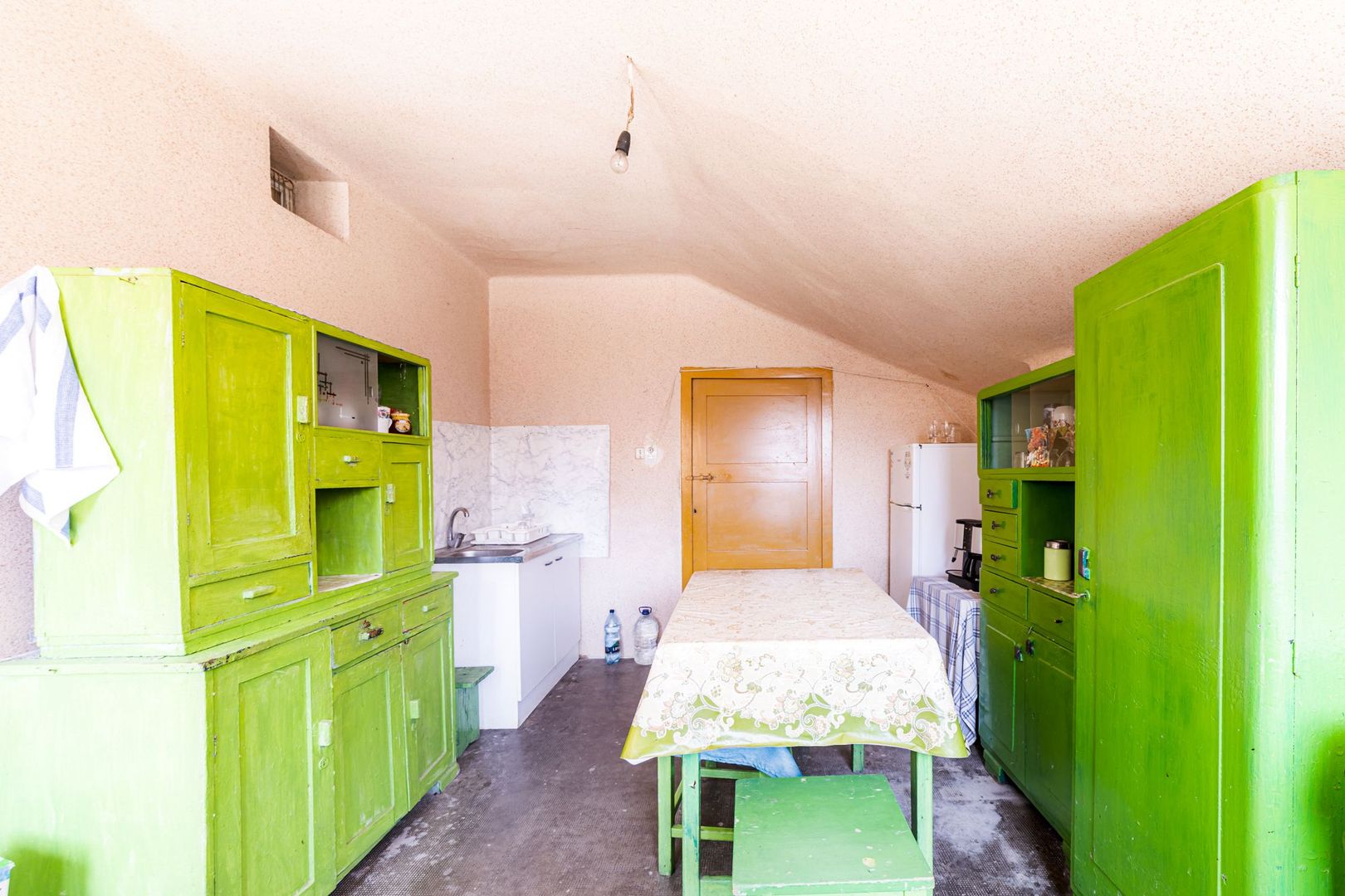 Vândută Casă cu 4 camere Pâncota - Poză 8