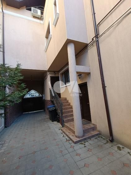 De vânzare - vilă 12 cam - D+P+1E+M - Piata Muncii - Calarasilor - Poză 2