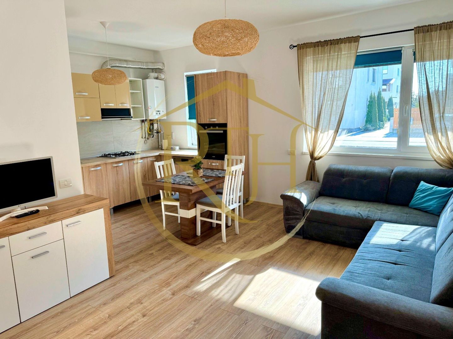 Se inchiriaza apartament  cu 3 camere si curte proprie, situat in Dumbravita - Poză 3