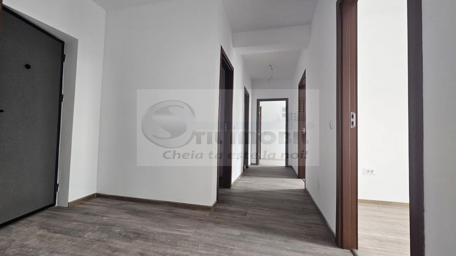 Apartament spațios 4 camere, 2 băi, balcon generos – Pacurari - Poză 1