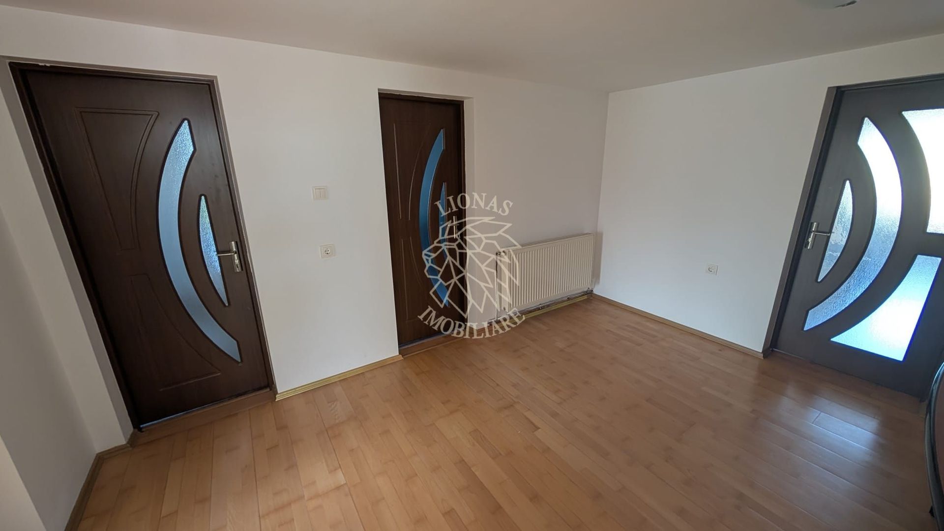 Apartament  3 camere 78 mp-2 balcoane-curte-parcare-Calea Moldovei - Poză 5