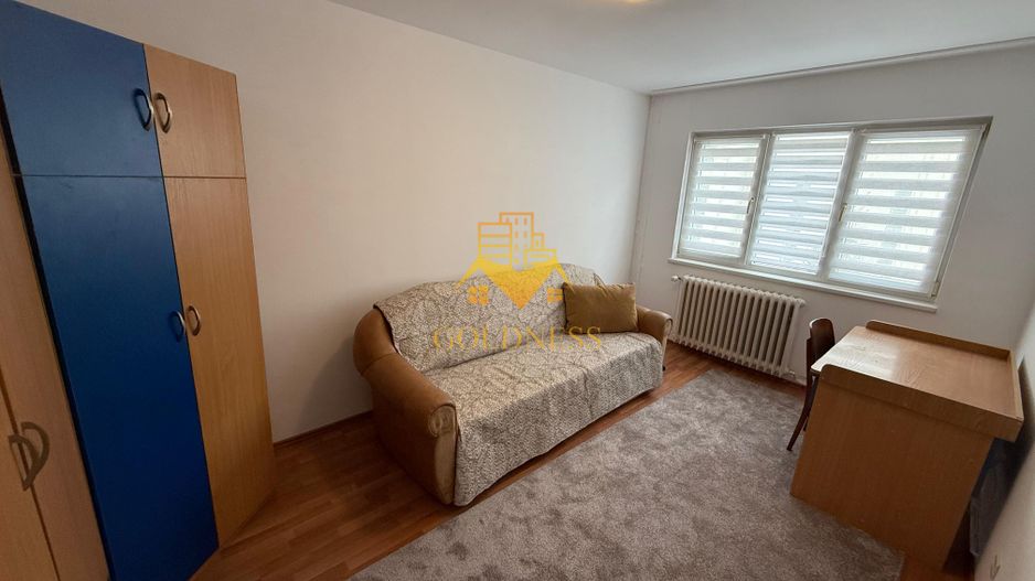 3 camere semidecomandate, balcon, Gheorgheni, Hotel Royal, P-ta Hermes - Poză 4