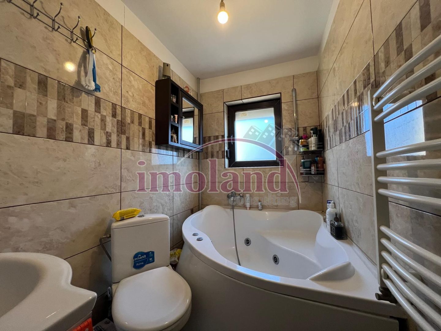 Casa cu garaj si curte - Balotesti - Poză 14