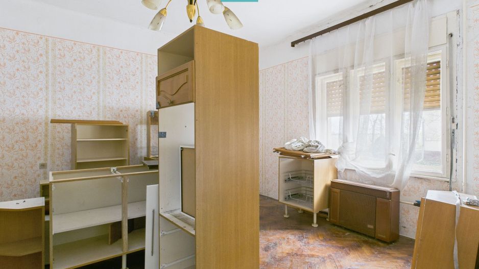 Casă cu 3 camere și potențial în Nagybanhegyes - Poză 6