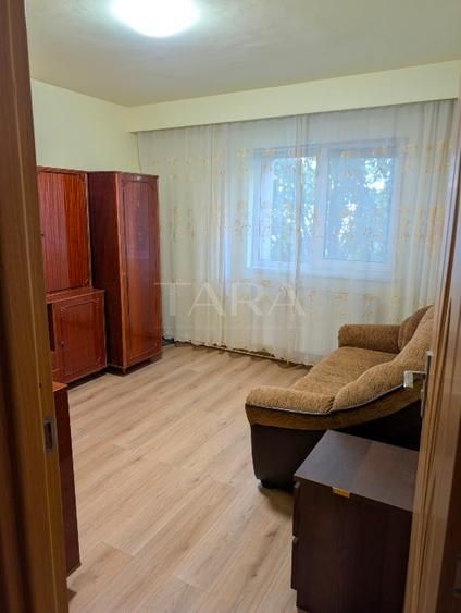 Apartament cu 2 camere decomandate, balcon închis, Piața Zorilor. - Poză 2