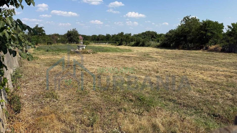 Teren intravilan 2735 mp, Bosteni Pascani, deschidere 32 m - Poză 2