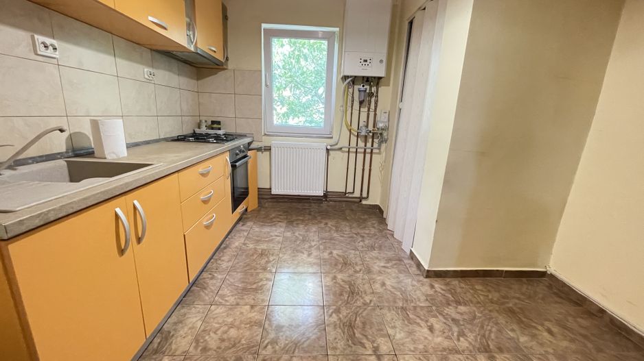 Apartament cu trei camere în bloc izolat -zona Aradului - Poză 7