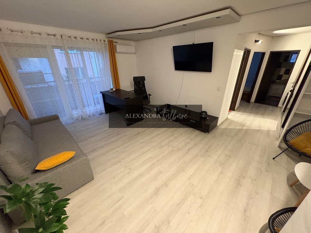 Apartament 2 camere decomandate, etaj intermediar, balcon, parcare - Poză 1