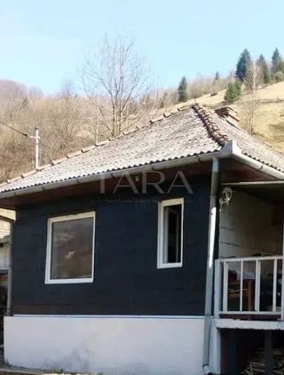 Casă de vacanță cu piscină, teren 1.380 mp – Masivul Gilăului - Poză 3
