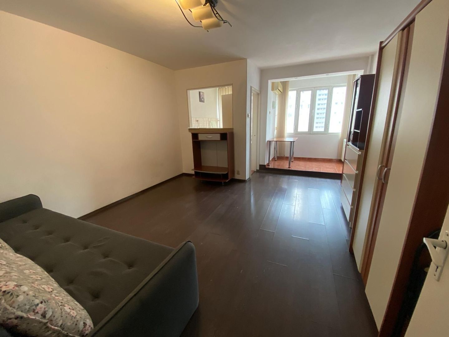 Garsoniera Dristor- Metrou - Poză 1