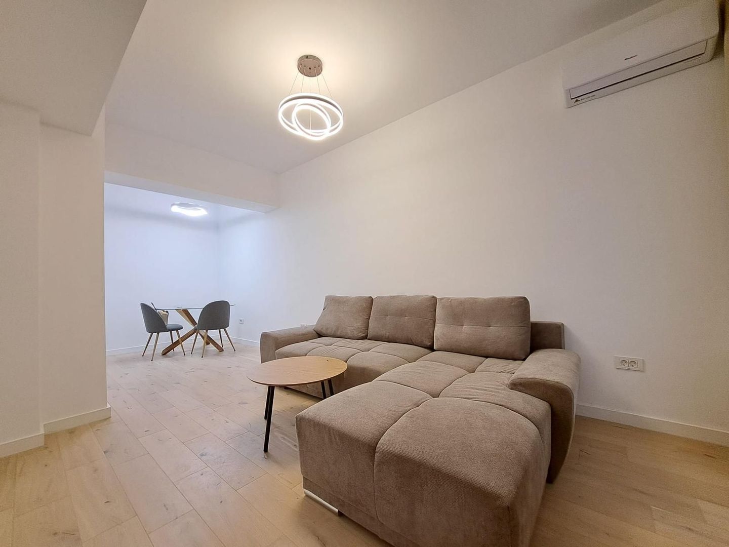 AP. 2 CAMERE - FIRST ESTATE, CURTE PROPRIE 25 MP, PET-FRIENDLY - Poză 2