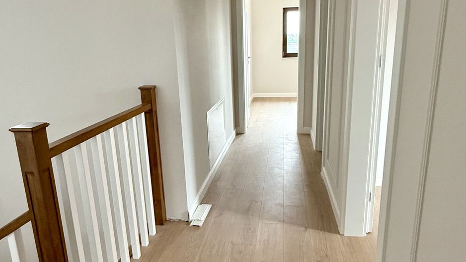 CASA TIP DUPLEX DESPARTIT PRIN GARAJ - Poză 16