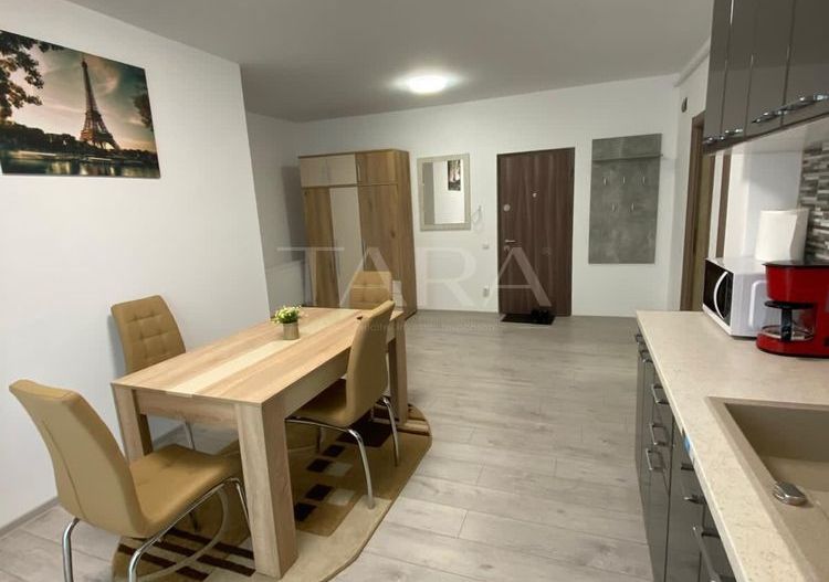 Apartament decomandat cu 2 dormitoare și parcare în CF, zona VIVO! - Poză 2