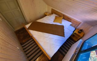 Cabană de vânzare-complet utilată, ideală pentru regim hotelier. - Poză 11