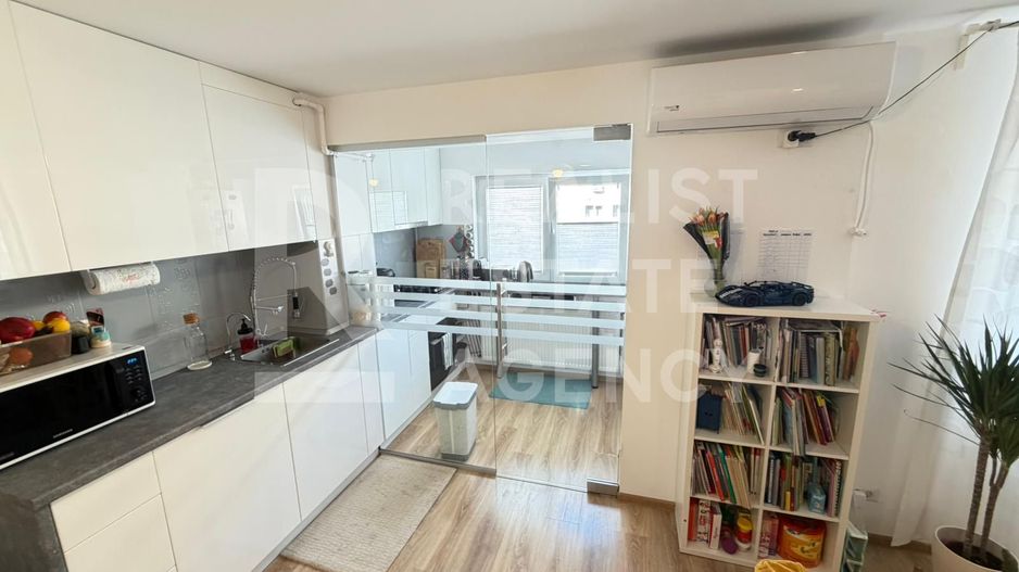 3 camere | Hils Pallady - Poză 3