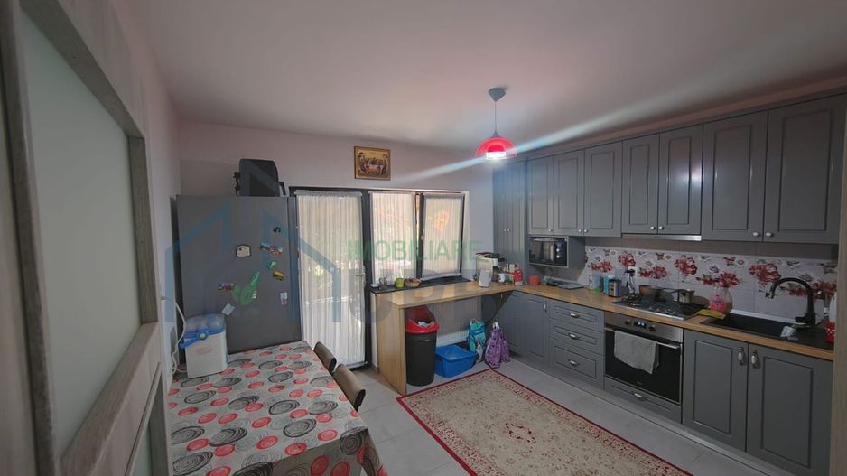 Vilă 4 camere, 2 băi, teren 488 mp, asfalt, canalizare – Bârnova - Poză 7