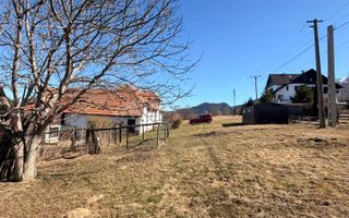 Casă tradițională cu 1800 mp teren  în Sohodol, Bran | Priveliște superba - Poză 12