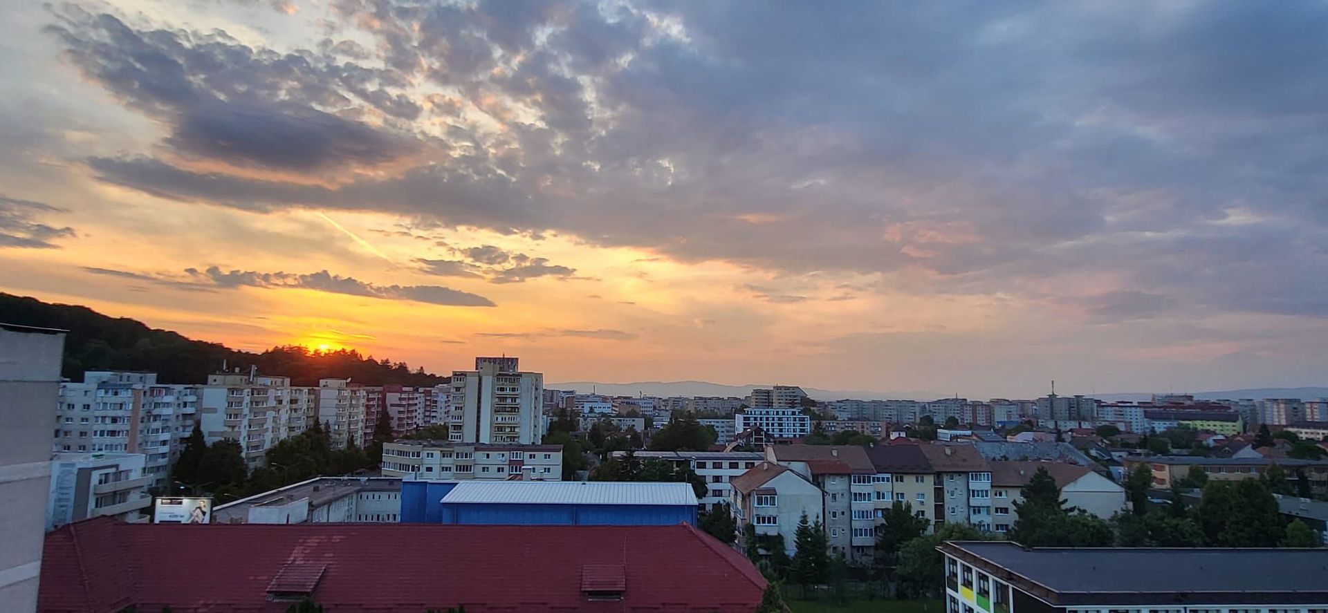 Ideal pentru o familie, toate facilitățile în apropiere - Poză 17