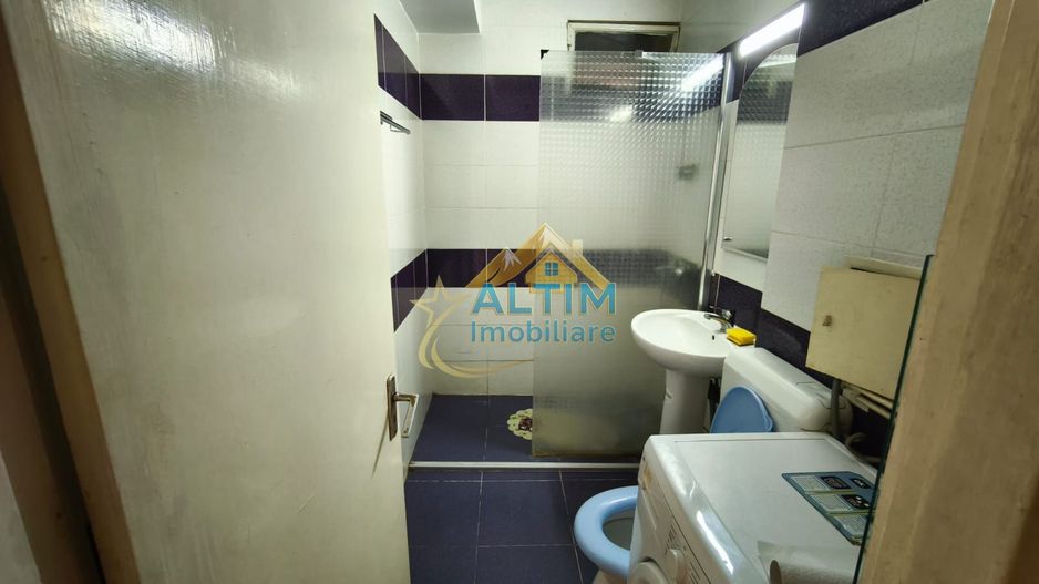 De vânzare - Apartament 2 camere, central, zona Patria - Poză 5