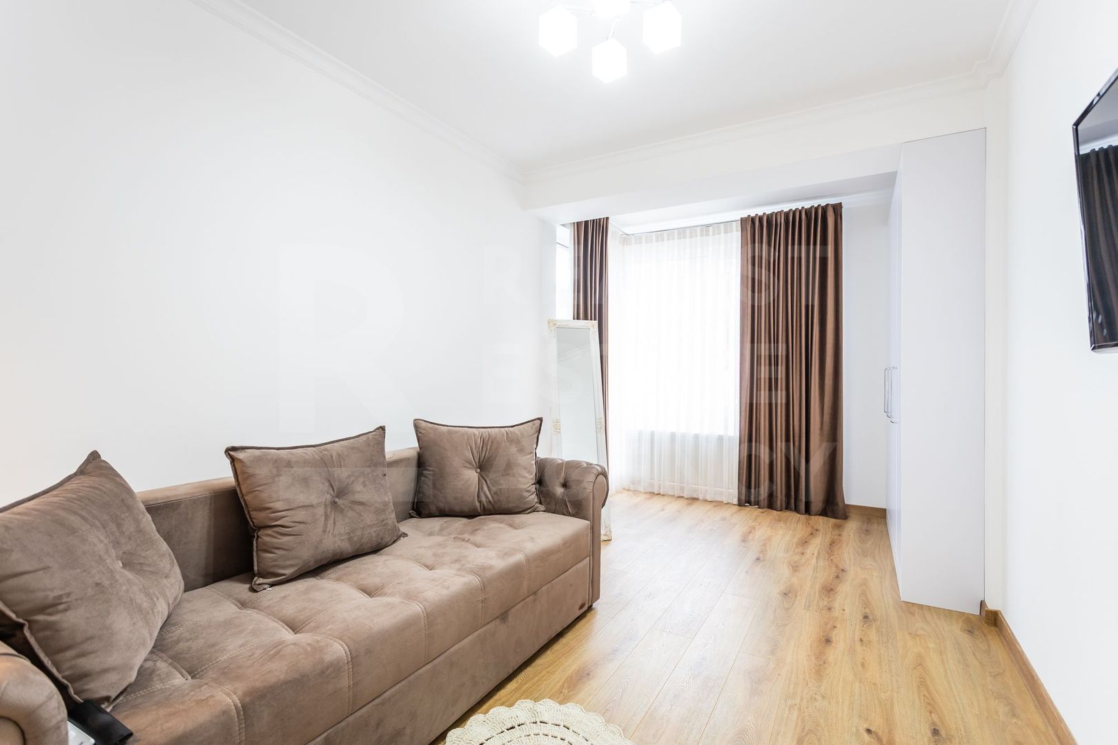 Chirie, apartament, 2 camere, strada Calea Ieşilor, Sculeni - Poză 7
