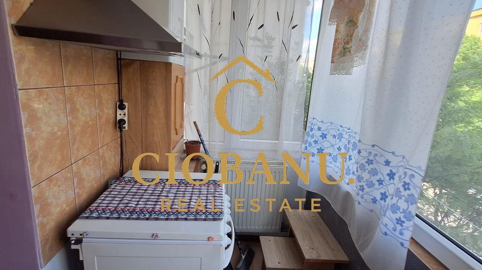 APARTAMENT DE VANZARE ETAJ 2/4 DECOMANDAT ZONA 1 MAI - Poză 7