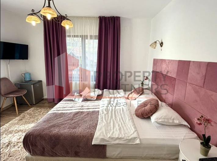 Pensiune la cheie de vânzare în Bran – Afacere cu 10 camere plus piscina - Poză 23