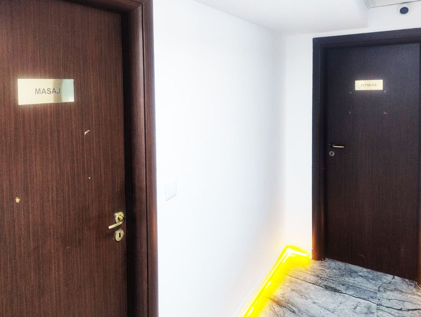 Ansamblul Primavara, 2 camere, decomandat, 74mp, finisat modern si centrala noua - Poză 18