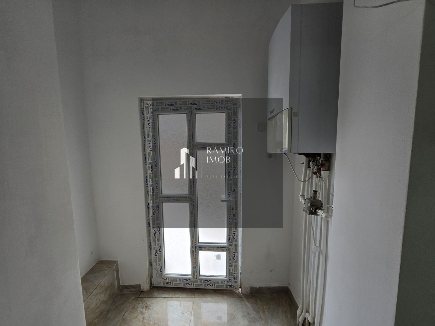 Casa renovata 105mp utili si curte libera 45mp -Eroii Revolutiei - Poză 13