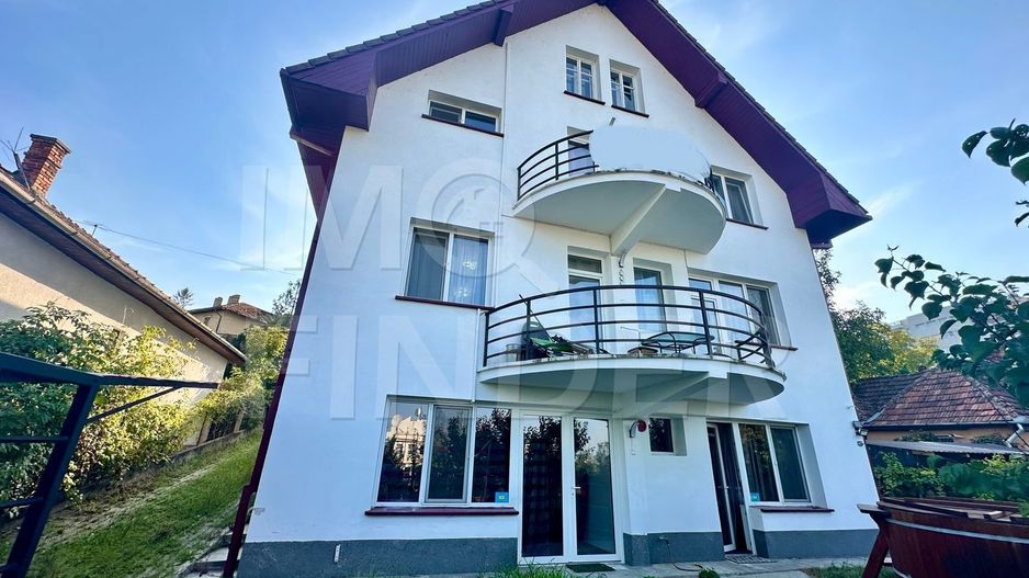 Casă specială de vânzare în Gheorgheni cu 600 mp teren - Poză 1