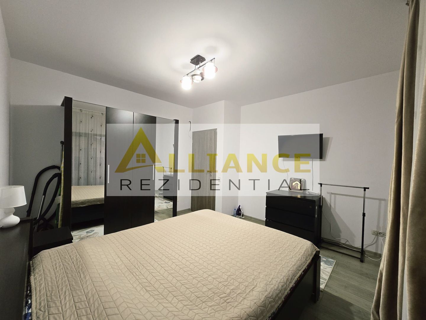Casa Individuala - 5 camere - 2 bai - 385mp teren - Poză 19