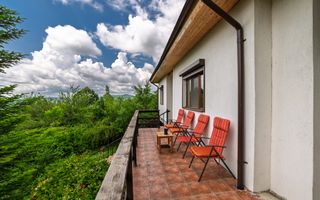  Proprietate de poveste în Corbi, Argeș - Doua case si 6300 mp teren intravilan - Poză 3