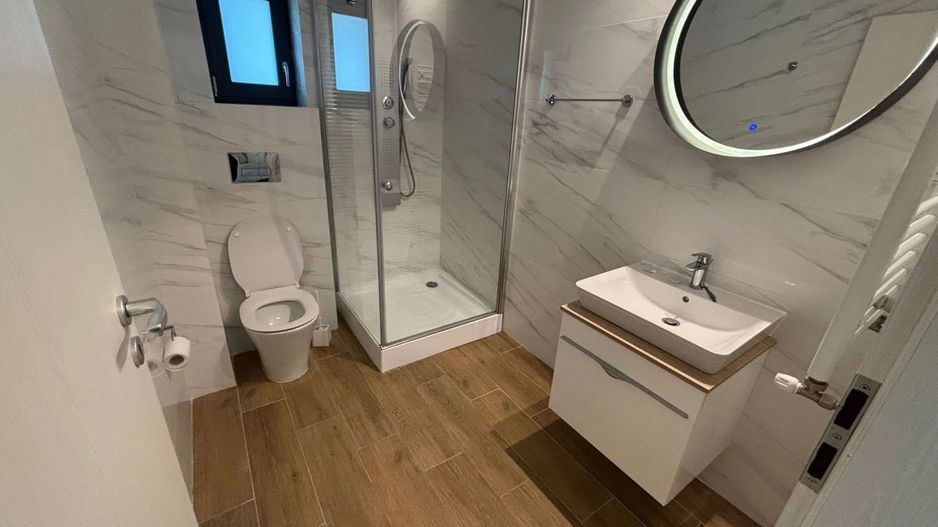 STUDIO AVRIG RESIDENCE, PARCARE SUBTERANA, MASINA DE SPALAT VASE - Poză 8