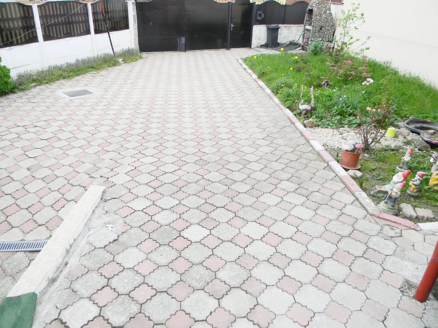 Casa mobilata in Centrul Mun. Sacele - Poză 2