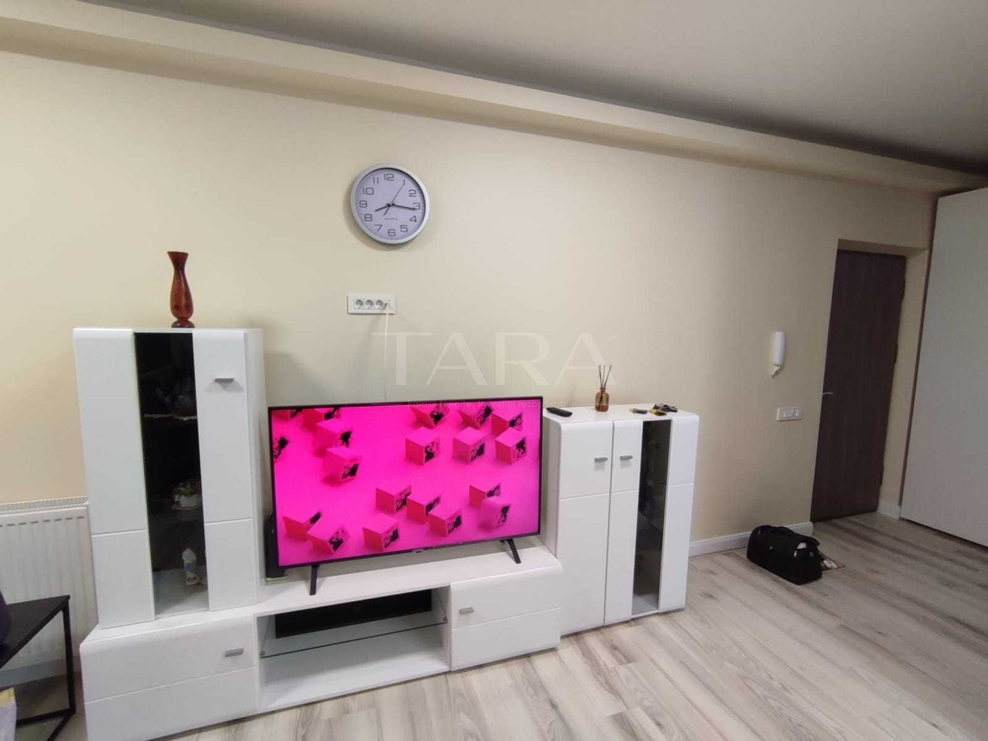 Apartament 3 camere, 2 băi + 2 balcoane – Florești, zona Eroilor - Poză 3