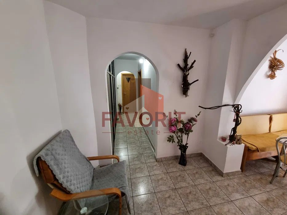 Apartament 3 camere decomandat, zona Aradului - Poză 5