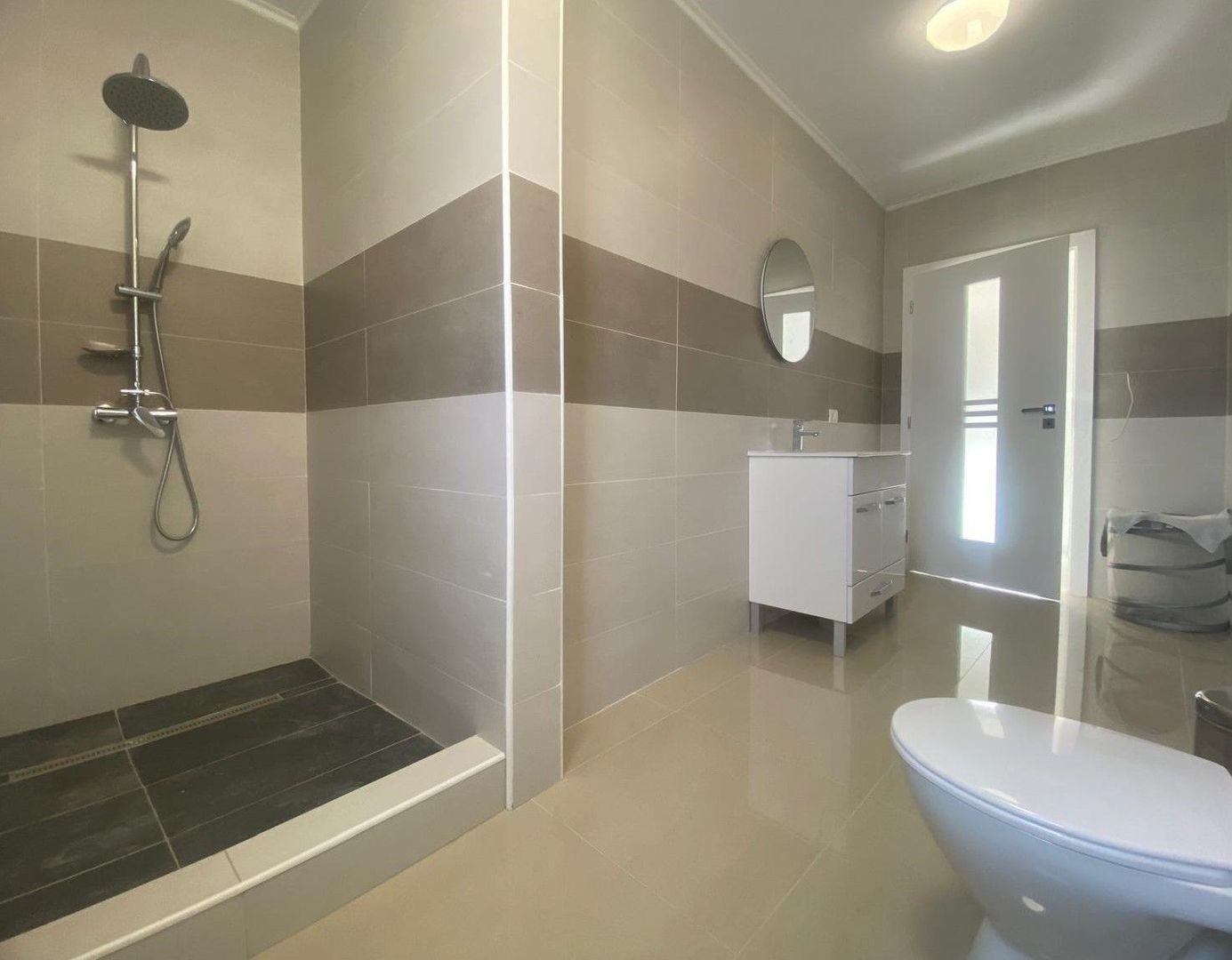 Casa la cheie! Vanzare casa cu 4 camere in Priseaca - Poză 9