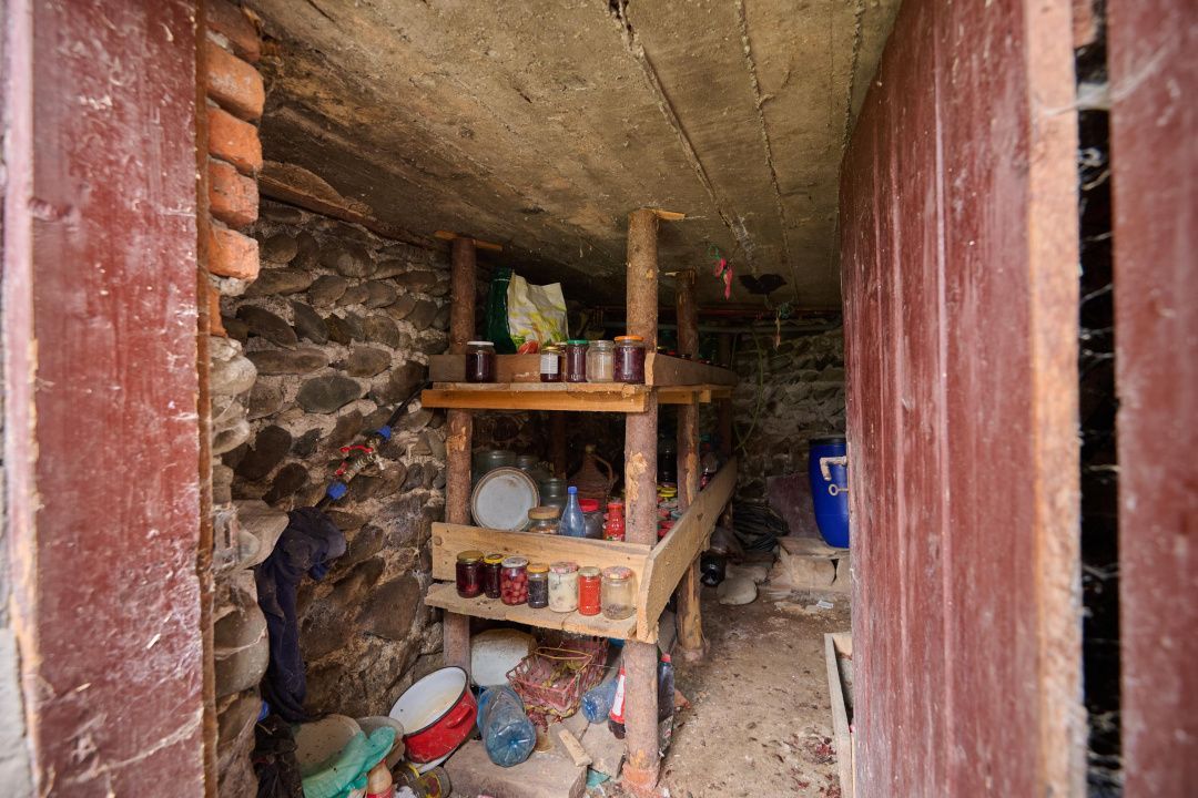 Casa individuala  Leresti la strada principala+ teren 831 mp, utilitati complete - Poză 12