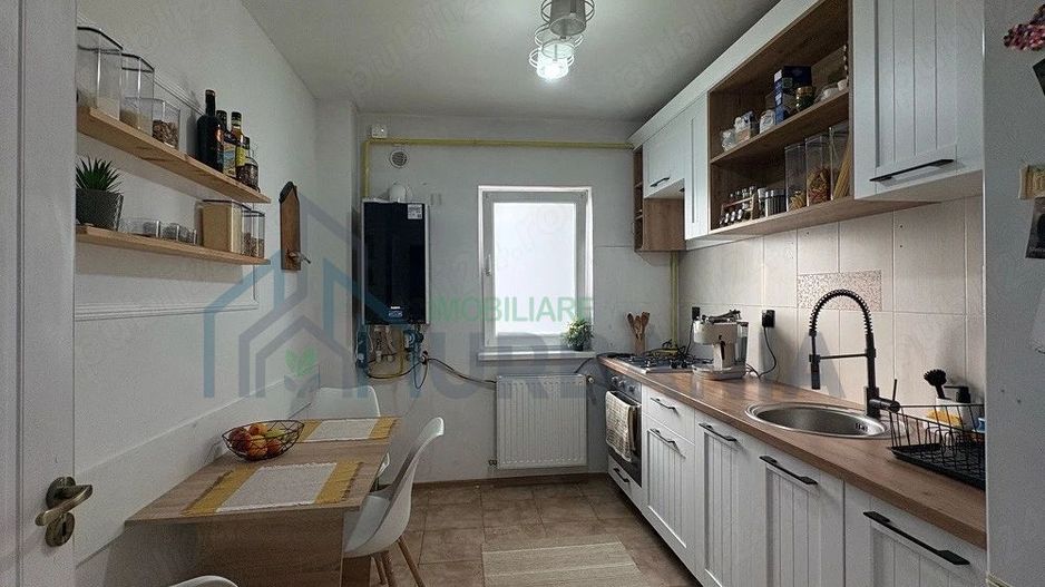 Apartament 2 camere decomandat, Nicolina 1, etaj 4, mobilat, 54 mp - Poză 3