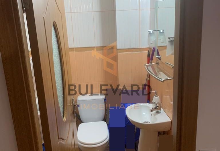 Apartament cu 3 camere 73.5 mp,  zona strazii Florilor! - Poză 5