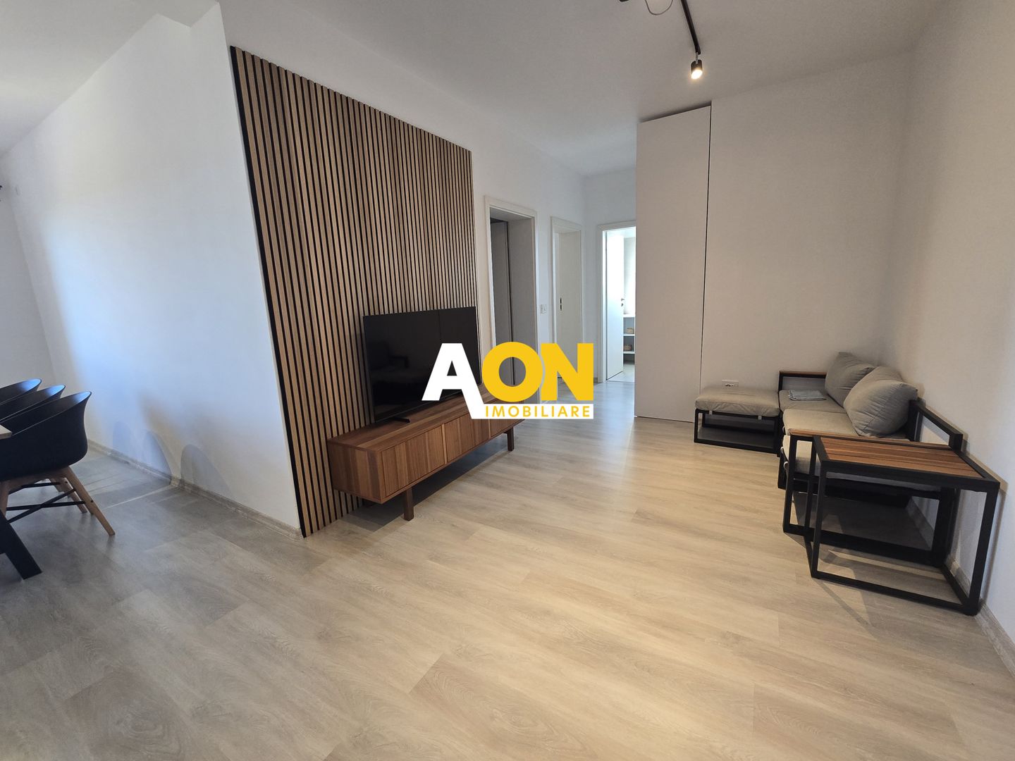 Apartament 3 Camere Bloc Nou Decomandat Zona Centru - Poză 3