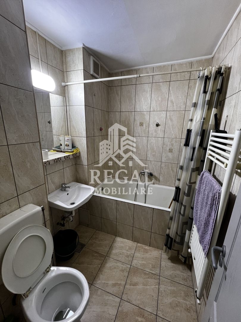 Garsonieră de închiriat – modernă, complet utilată, în zona centrală - Poză 5