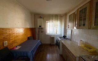 De vanzare apartament 3 camere, etaj 1, Cetate - Poză 6