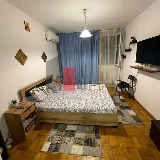 Vânzare apartament decomandat 3 camere - Bd. Obregia - Poză 1