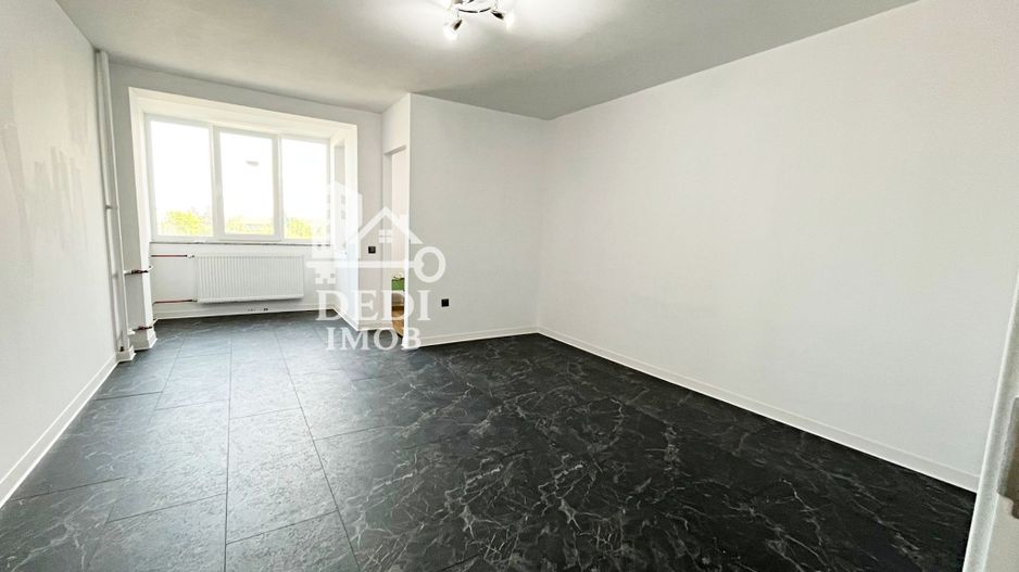 Apartament 1 camere de vânzare in zona Rogerius, Oradea - Poză 1